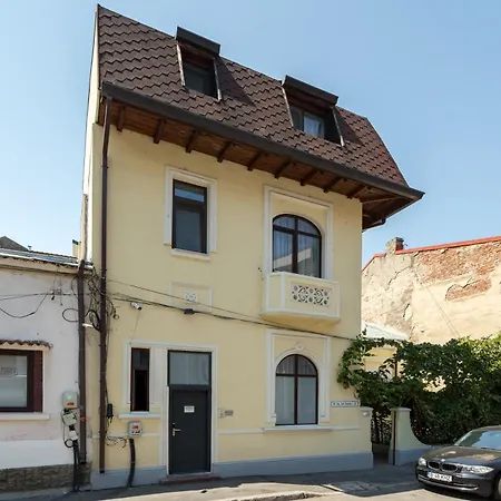 Emil Balaban Luxury アパートホテル