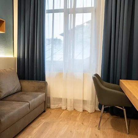 Emil Balaban Luxury Lägenhetshotell 4*