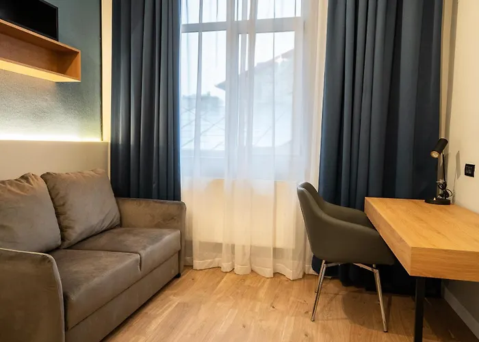 Emil Balaban Luxury 아파트호텔 3*