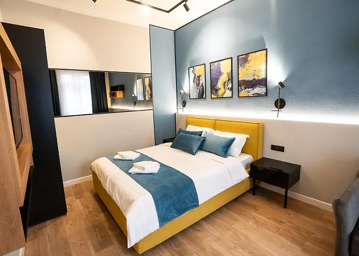 アパートホテル Emil Balaban Luxury 3*